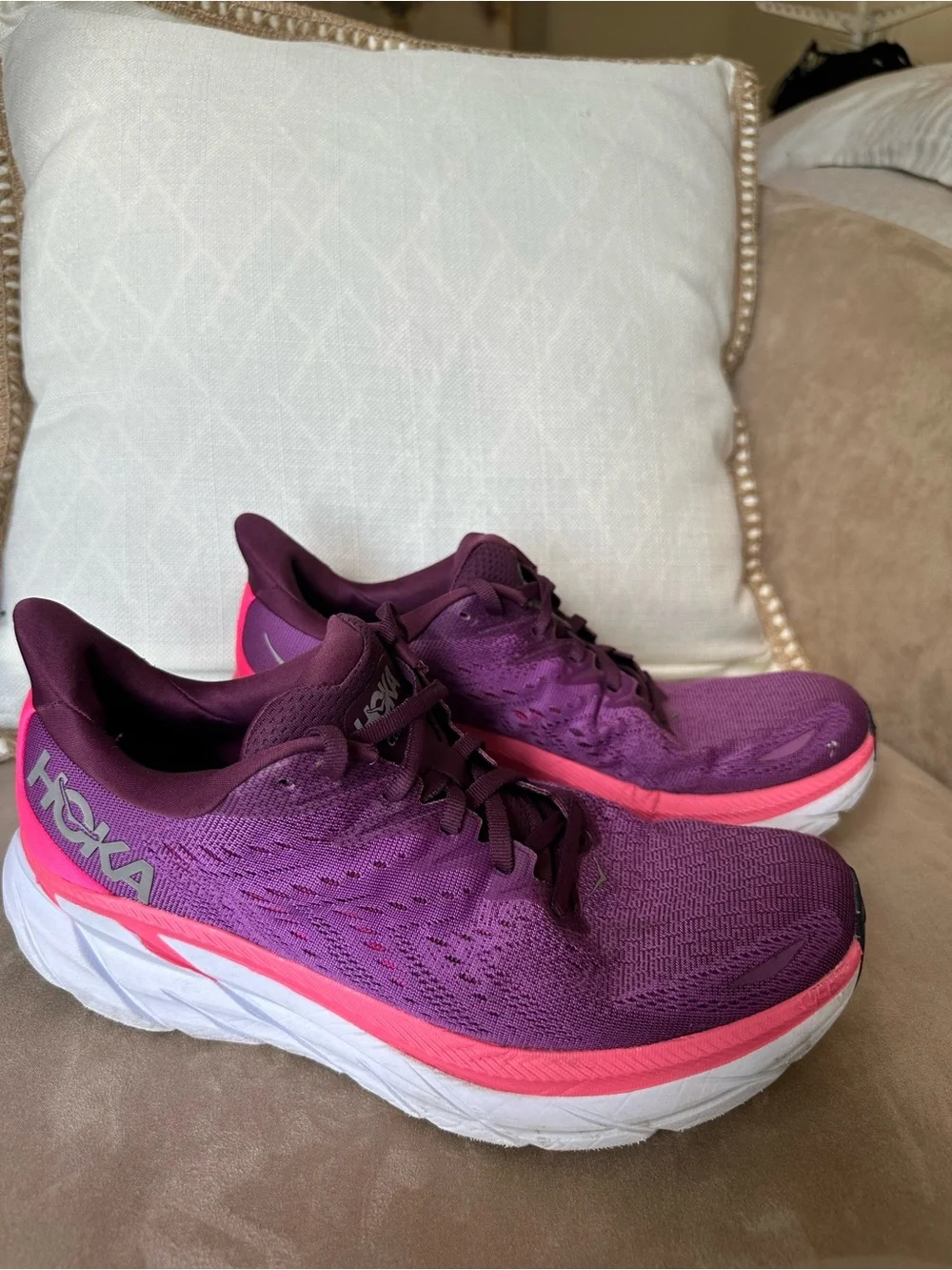 Hoka Women's Clifton 8 Purple and Pink Road Running Shoe size 10